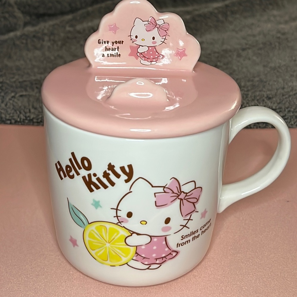 Hello Kitty Mug with Lid